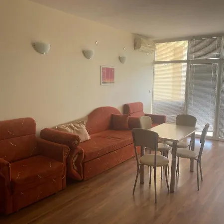 公寓 Semiramida Gardens Apartment 阳光海滩