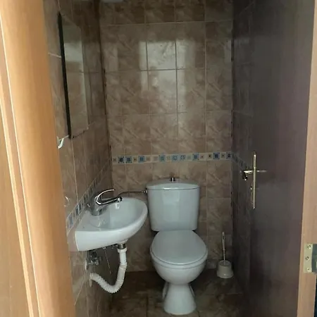 公寓 Semiramida Gardens Apartment